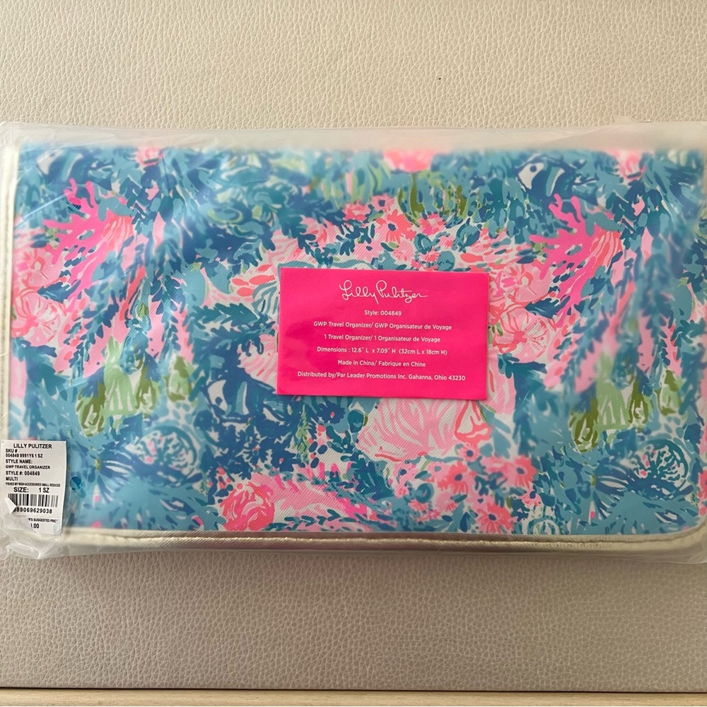 NWT Lilly Pulitzer Travel Organizer In Fished My Wish Pattern